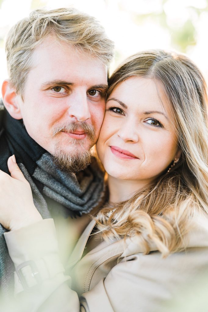 romanticky svadobny portret pri zapade slnka