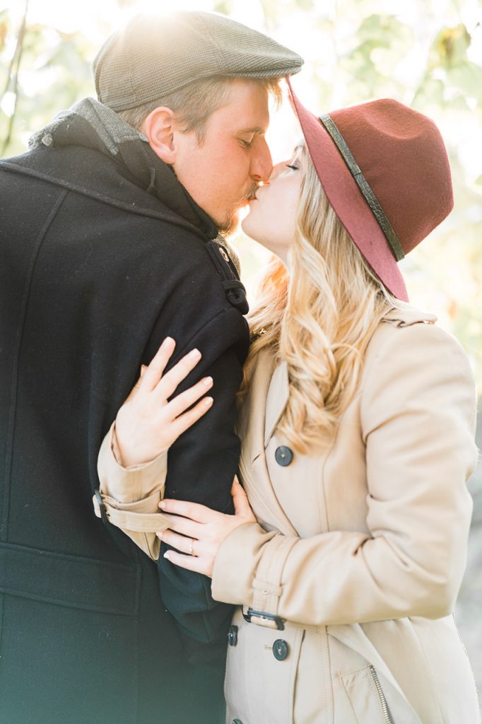 romanticky svadobny portret pri zapade slnka