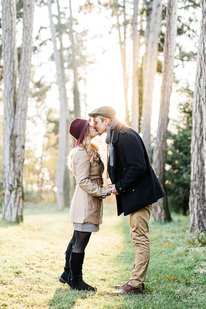 romanticky svadobny portret pri zapade slnka
