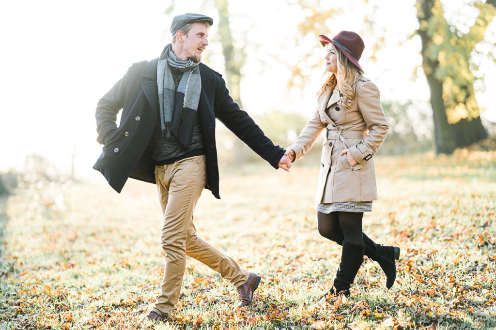 romanticky svadobny portret pri zapade slnka